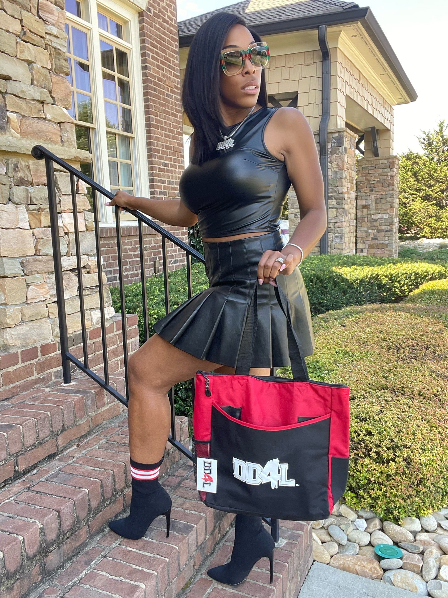 DD4L Zippered Tote